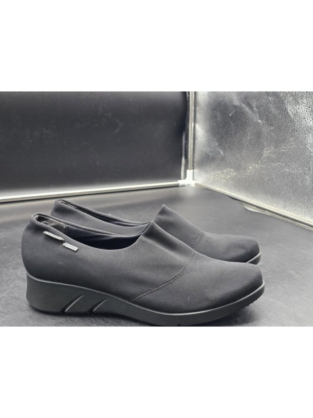 Mephisto Air-Jet Shoes Women Size 9 Black Molly Gore-Tex Slip On Comfort Damaged